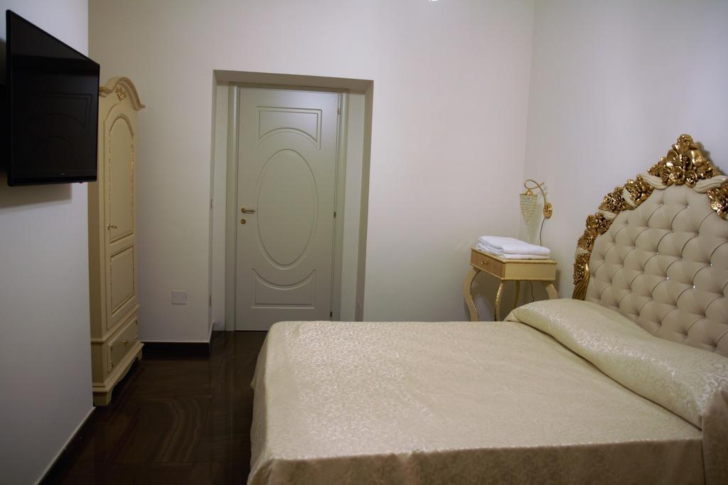 Beb Mariafrancesca Bed & Breakfast Napels